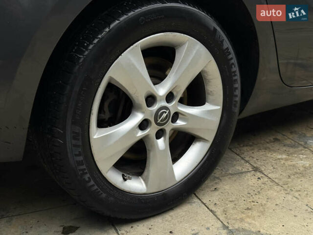 Опель Zafira Tourer 2011 в Ивано-Франковске на Automoto.ua Опель Zafira Tourer, объемом двигателя 2 л и пробегом 236 тыс. км за 9999 $, фото 5 на Automoto.ua