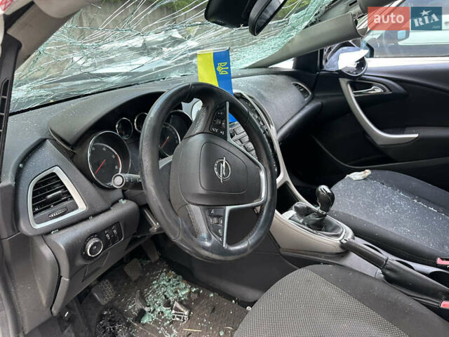 Опель Zafira Tourer, объемом двигателя 1.7 л и пробегом 180 тыс. км за 2500 $, фото 17 на Automoto.ua