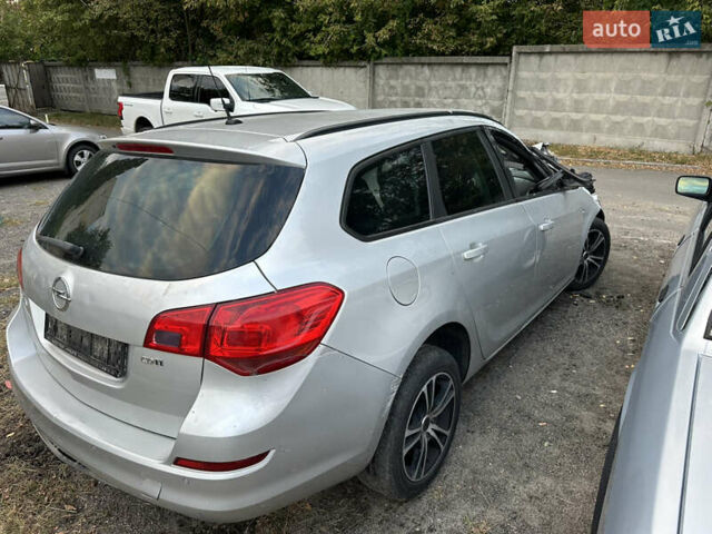 Опель Zafira Tourer, объемом двигателя 1.7 л и пробегом 180 тыс. км за 2500 $, фото 2 на Automoto.ua