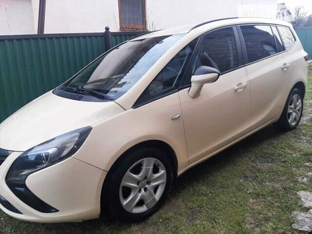 Опель Zafira Tourer, об'ємом двигуна 1.6 л та пробігом 220 тис. км за 8000 $, фото 3 на Automoto.ua