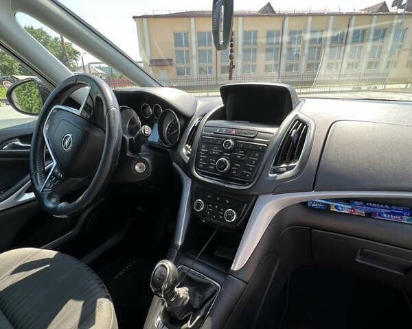 Опель Zafira Tourer, об'ємом двигуна 1.6 л та пробігом 208 тис. км за 9500 $, фото 12 на Automoto.ua