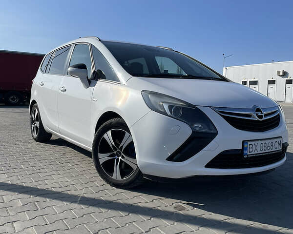 Опель Zafira Tourer, об'ємом двигуна 2 л та пробігом 274 тис. км за 8500 $, фото 3 на Automoto.ua