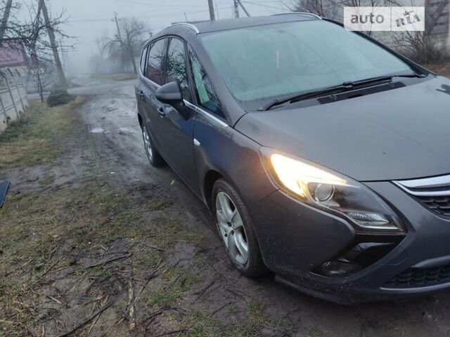 Опель Zafira Tourer, об'ємом двигуна 1.6 л та пробігом 221 тис. км за 10999 $, фото 5 на Automoto.ua