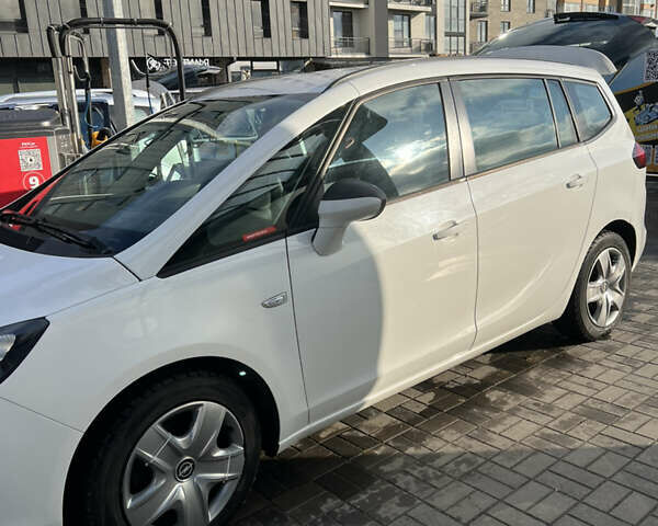 Опель Zafira Tourer, об'ємом двигуна 1.96 л та пробігом 281 тис. км за 9700 $, фото 2 на Automoto.ua