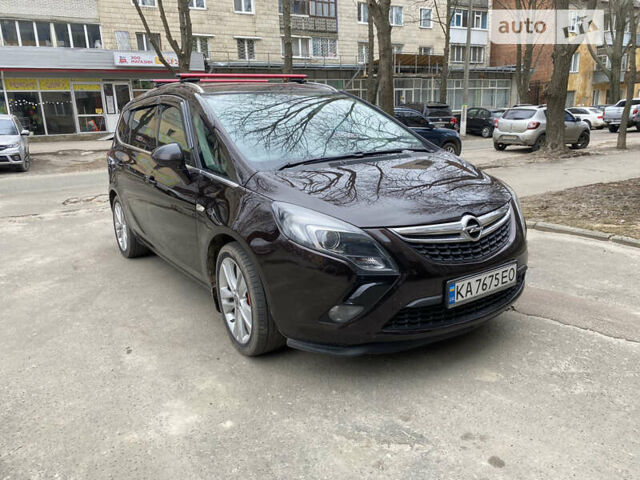 Опель Zafira Tourer, объемом двигателя 1.6 л и пробегом 220 тыс. км за 12600 $, фото 1 на Automoto.ua