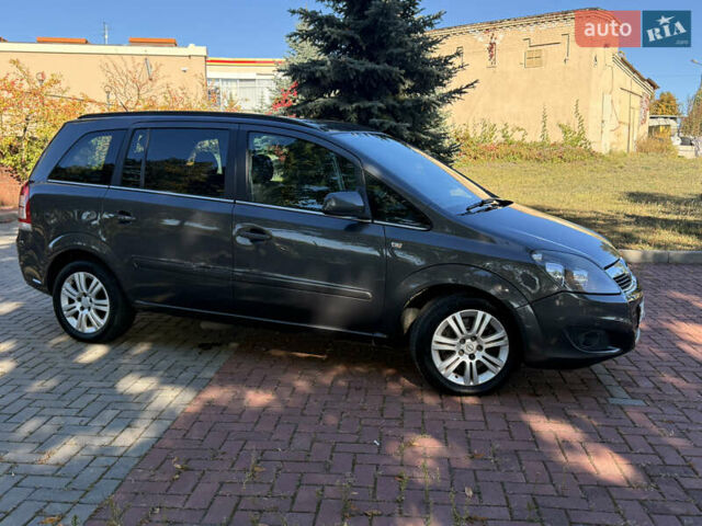 Сірий Опель Zafira Tourer, об'ємом двигуна 1.6 л та пробігом 158 тис. км за 5800 $, фото 7 на Automoto.ua
