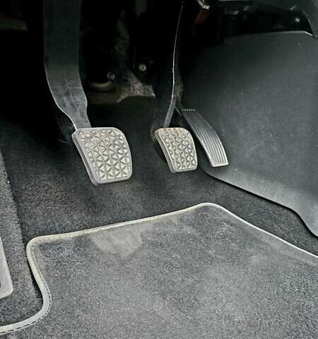 Серый Опель Zafira Tourer, объемом двигателя 2 л и пробегом 142 тыс. км за 12000 $, фото 34 на Automoto.ua