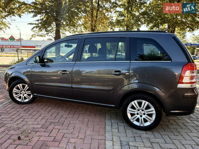 Сірий Опель Zafira Tourer, об'ємом двигуна 1.6 л та пробігом 158 тис. км за 5800 $, фото 6 на Automoto.ua