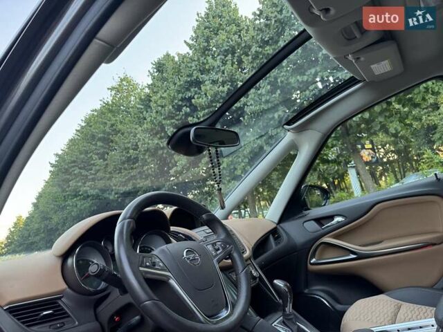 Серый Опель Zafira Tourer, объемом двигателя 2 л и пробегом 198 тыс. км за 10300 $, фото 21 на Automoto.ua