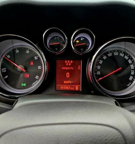 Серый Опель Zafira Tourer, объемом двигателя 2 л и пробегом 142 тыс. км за 12000 $, фото 29 на Automoto.ua