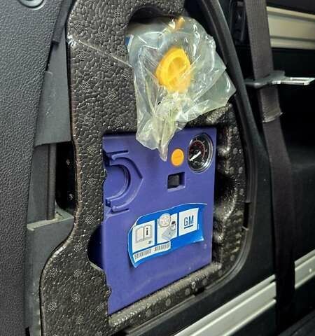 Сірий Опель Zafira Tourer, об'ємом двигуна 2 л та пробігом 142 тис. км за 12000 $, фото 32 на Automoto.ua