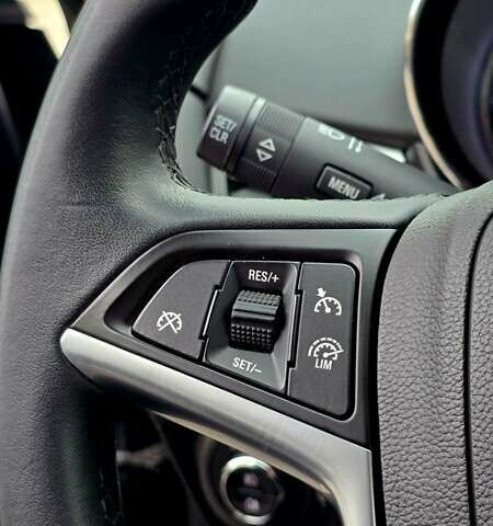 Серый Опель Zafira Tourer, объемом двигателя 2 л и пробегом 142 тыс. км за 12000 $, фото 30 на Automoto.ua