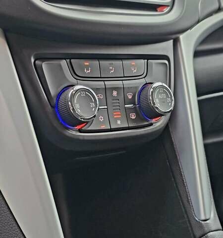 Серый Опель Zafira Tourer, объемом двигателя 2 л и пробегом 142 тыс. км за 12000 $, фото 22 на Automoto.ua