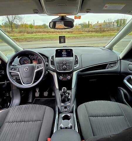 Сірий Опель Zafira Tourer, об'ємом двигуна 2 л та пробігом 142 тис. км за 12000 $, фото 12 на Automoto.ua