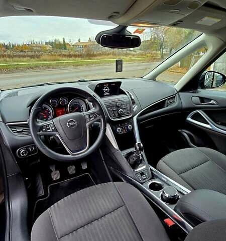 Сірий Опель Zafira Tourer, об'ємом двигуна 2 л та пробігом 142 тис. км за 12000 $, фото 24 на Automoto.ua