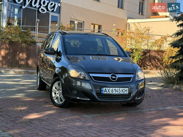 Сірий Опель Zafira Tourer, об'ємом двигуна 1.6 л та пробігом 158 тис. км за 5800 $, фото 12 на Automoto.ua