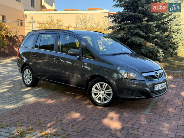 Сірий Опель Zafira Tourer, об'ємом двигуна 1.6 л та пробігом 158 тис. км за 5800 $, фото 8 на Automoto.ua
