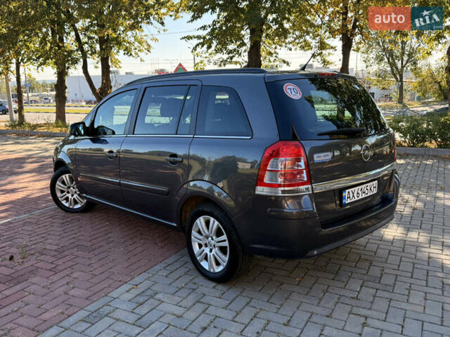 Сірий Опель Zafira Tourer, об'ємом двигуна 1.6 л та пробігом 158 тис. км за 5800 $, фото 9 на Automoto.ua