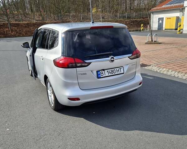 Сірий Опель Zafira Tourer, об'ємом двигуна 1.4 л та пробігом 206 тис. км за 8400 $, фото 1 на Automoto.ua