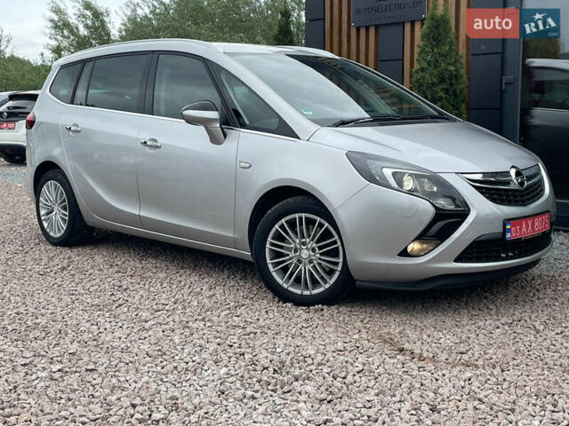 Серый Опель Zafira Tourer, объемом двигателя 2 л и пробегом 195 тыс. км за 11555 $, фото 3 на Automoto.ua