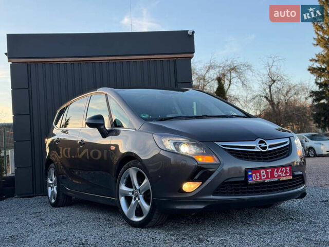 Серый Опель Zafira Tourer, объемом двигателя 2 л и пробегом 240 тыс. км за 11690 $, фото 3 на Automoto.ua