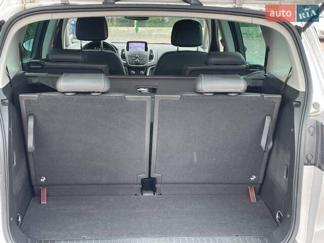 Серый Опель Zafira Tourer, объемом двигателя 2 л и пробегом 195 тыс. км за 11555 $, фото 50 на Automoto.ua