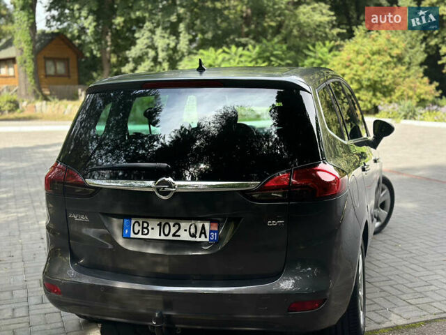 Серый Опель Zafira Tourer, объемом двигателя 2 л и пробегом 219 тыс. км за 10470 $, фото 11 на Automoto.ua