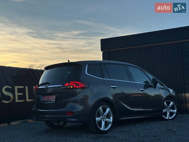 Серый Опель Zafira Tourer, объемом двигателя 2 л и пробегом 240 тыс. км за 11690 $, фото 28 на Automoto.ua