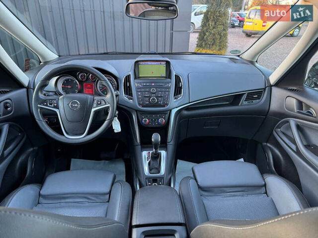 Серый Опель Zafira Tourer, объемом двигателя 2 л и пробегом 240 тыс. км за 11690 $, фото 50 на Automoto.ua