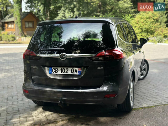 Серый Опель Zafira Tourer, объемом двигателя 2 л и пробегом 219 тыс. км за 10470 $, фото 9 на Automoto.ua