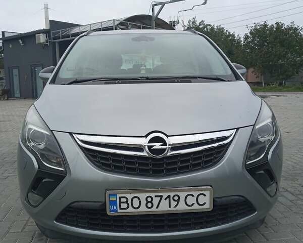 Серый Опель Zafira Tourer, объемом двигателя 1.96 л и пробегом 217 тыс. км за 8300 $, фото 6 на Automoto.ua