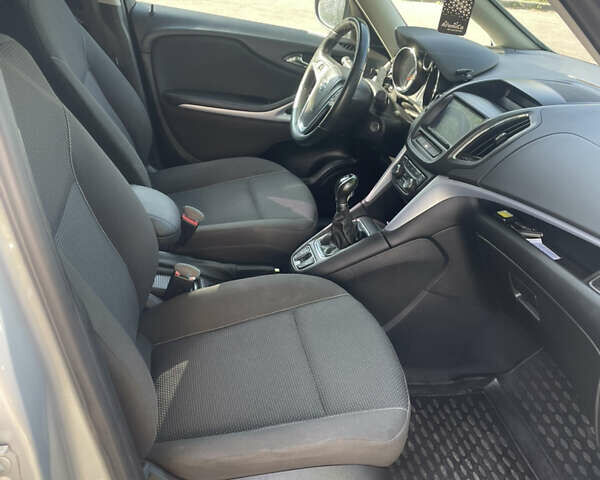 Опель Zafira Tourer 2012 в Полтаве на Automoto.ua Серый Опель Zafira Tourer, объемом двигателя 2 л и пробегом 208 тыс. км за 9800 $, фото 20 на Automoto.ua