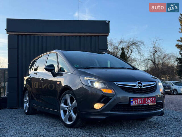 Серый Опель Zafira Tourer, объемом двигателя 2 л и пробегом 240 тыс. км за 11690 $, фото 5 на Automoto.ua