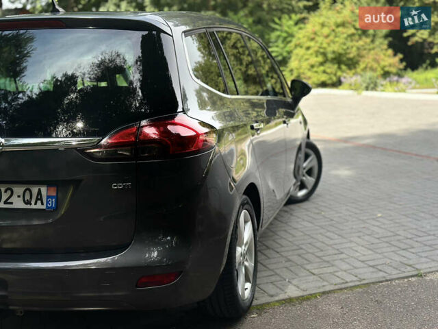 Серый Опель Zafira Tourer, объемом двигателя 2 л и пробегом 219 тыс. км за 10470 $, фото 8 на Automoto.ua