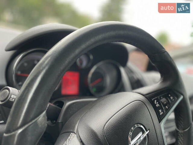 Серый Опель Zafira Tourer, объемом двигателя 2 л и пробегом 195 тыс. км за 11555 $, фото 31 на Automoto.ua