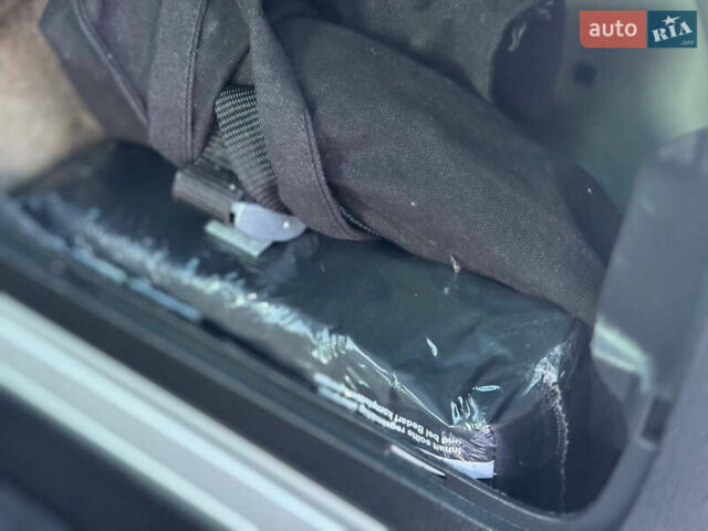 Серый Опель Zafira Tourer, объемом двигателя 2 л и пробегом 240 тыс. км за 11690 $, фото 34 на Automoto.ua