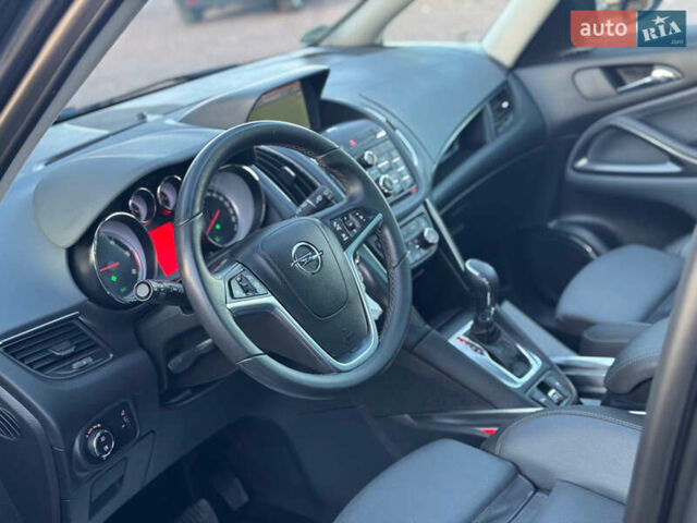 Серый Опель Zafira Tourer, объемом двигателя 2 л и пробегом 240 тыс. км за 11690 $, фото 46 на Automoto.ua