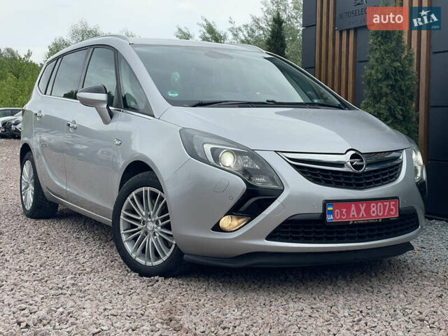Серый Опель Zafira Tourer, объемом двигателя 2 л и пробегом 195 тыс. км за 11555 $, фото 5 на Automoto.ua