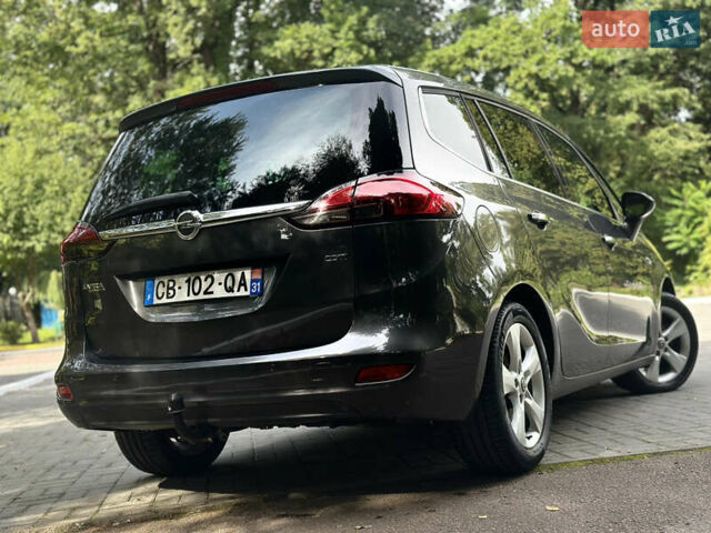Серый Опель Zafira Tourer, объемом двигателя 2 л и пробегом 219 тыс. км за 10470 $, фото 10 на Automoto.ua