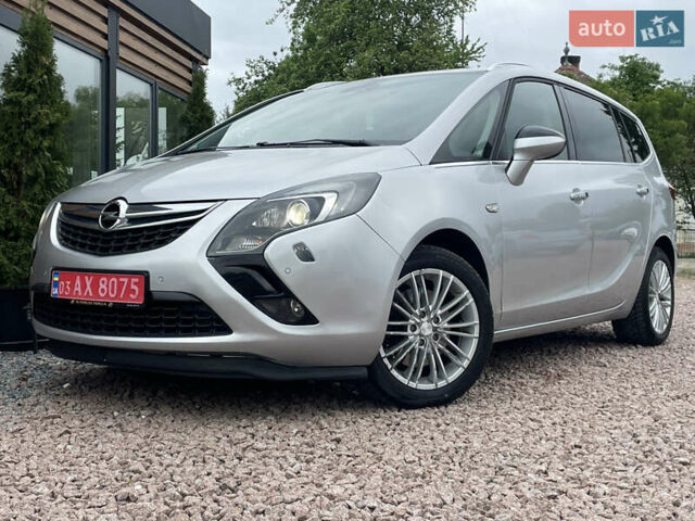 Серый Опель Zafira Tourer, объемом двигателя 2 л и пробегом 195 тыс. км за 11555 $, фото 9 на Automoto.ua