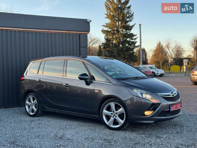 Серый Опель Zafira Tourer, объемом двигателя 2 л и пробегом 240 тыс. км за 11690 $, фото 7 на Automoto.ua