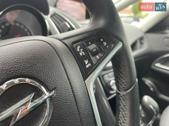 Серый Опель Zafira Tourer, объемом двигателя 2 л и пробегом 195 тыс. км за 11555 $, фото 34 на Automoto.ua