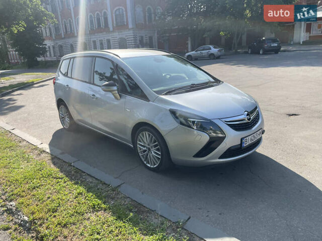 Опель Zafira Tourer 2012 в Полтаве на Automoto.ua Серый Опель Zafira Tourer, объемом двигателя 2 л и пробегом 208 тыс. км за 9800 $, фото 8 на Automoto.ua