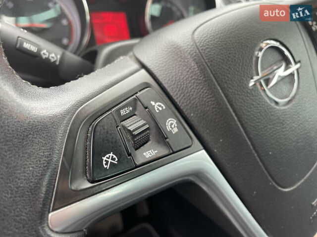 Серый Опель Zafira Tourer, объемом двигателя 2 л и пробегом 195 тыс. км за 11555 $, фото 35 на Automoto.ua