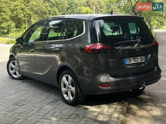 Серый Опель Zafira Tourer, объемом двигателя 2 л и пробегом 219 тыс. км за 10470 $, фото 14 на Automoto.ua
