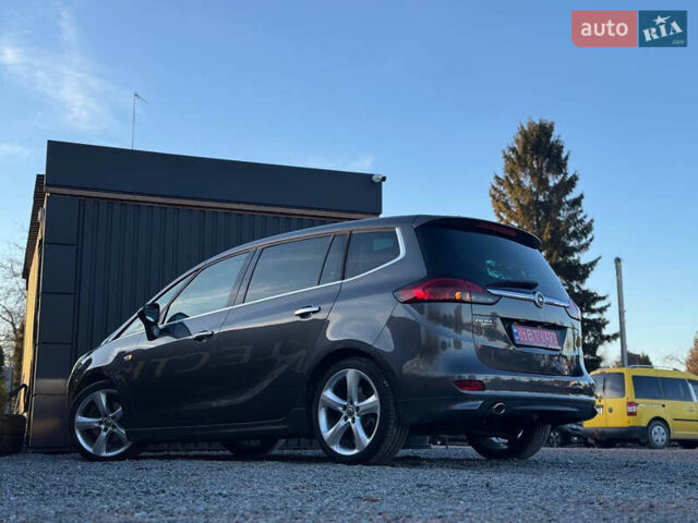 Серый Опель Zafira Tourer, объемом двигателя 2 л и пробегом 240 тыс. км за 11690 $, фото 24 на Automoto.ua