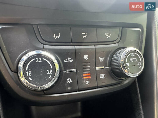 Серый Опель Zafira Tourer, объемом двигателя 2 л и пробегом 219 тыс. км за 10470 $, фото 53 на Automoto.ua