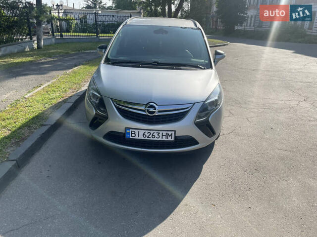 Опель Zafira Tourer 2012 в Полтаве на Automoto.ua Серый Опель Zafira Tourer, объемом двигателя 2 л и пробегом 208 тыс. км за 9800 $, фото 3 на Automoto.ua