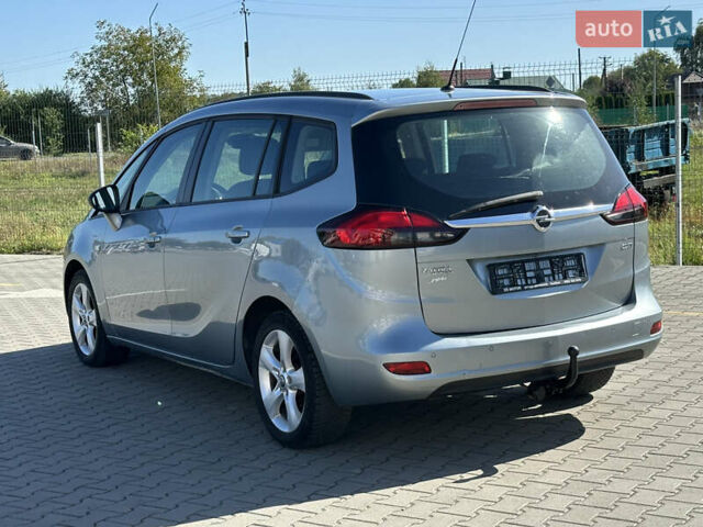 Серый Опель Zafira Tourer, объемом двигателя 2 л и пробегом 227 тыс. км за 8399 $, фото 4 на Automoto.ua