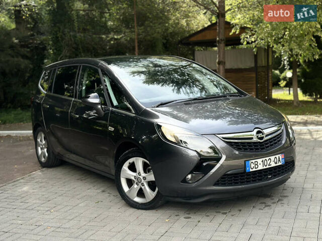 Серый Опель Zafira Tourer, объемом двигателя 2 л и пробегом 219 тыс. км за 10470 $, фото 21 на Automoto.ua